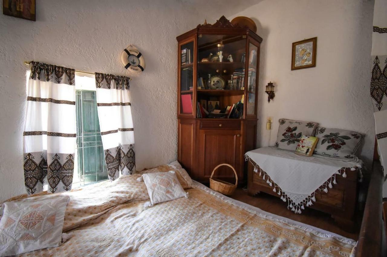 The Little House On The Hill Of Myrties Villa Екстериор снимка